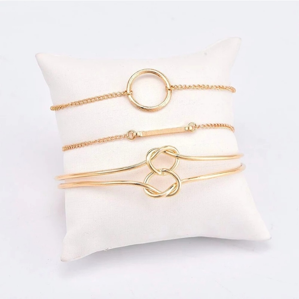 💎✨ Gold Bracelet Set - Picture 2 of 5